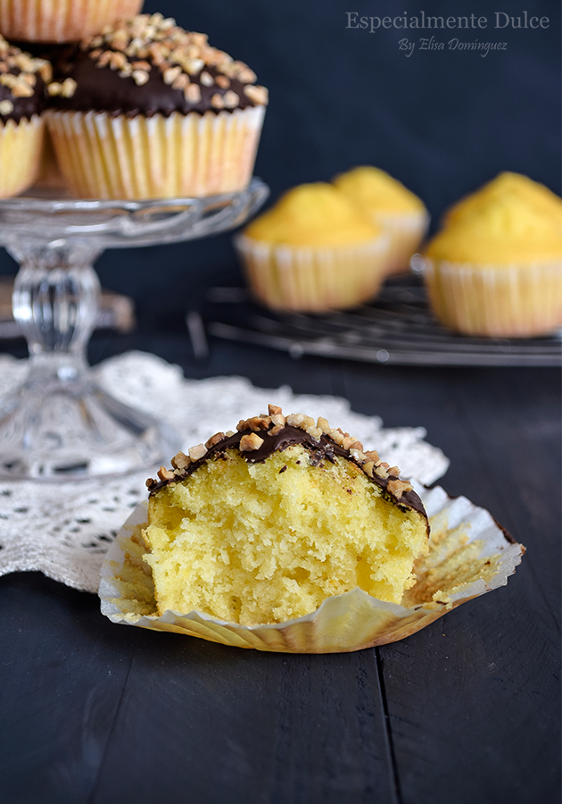 magdalenas-de-naranja-y-chocolate-sin-gluten-recetas-clavileño